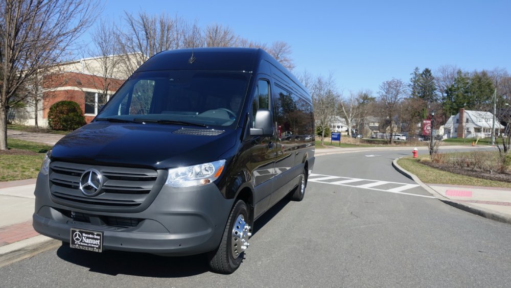 Executive Travel Bus 3